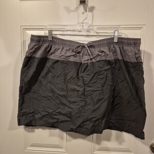 Columbia Women's Sandy River Skort in a gray color block pattern. 2xl